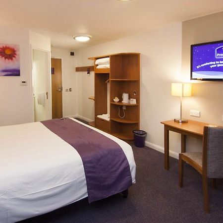 Premier Inn Sittingbourne Kent エクステリア 写真