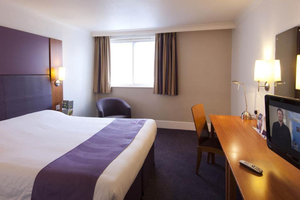 Premier Inn Sittingbourne Kent 部屋 写真