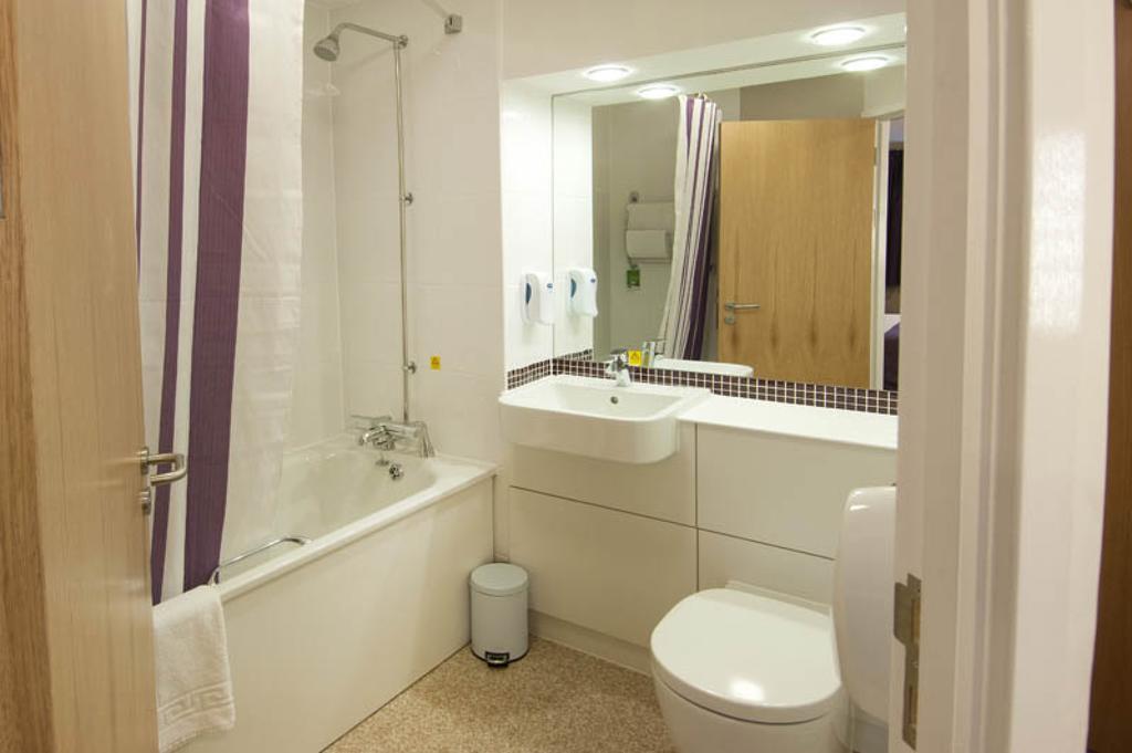 Premier Inn Sittingbourne Kent 部屋 写真