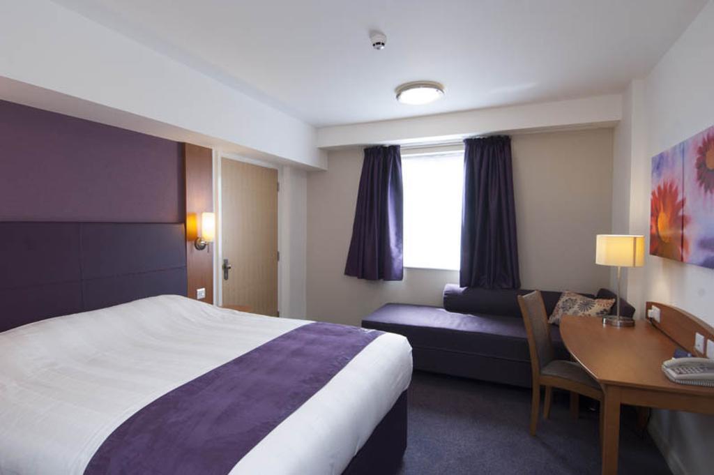 Premier Inn Sittingbourne Kent 部屋 写真