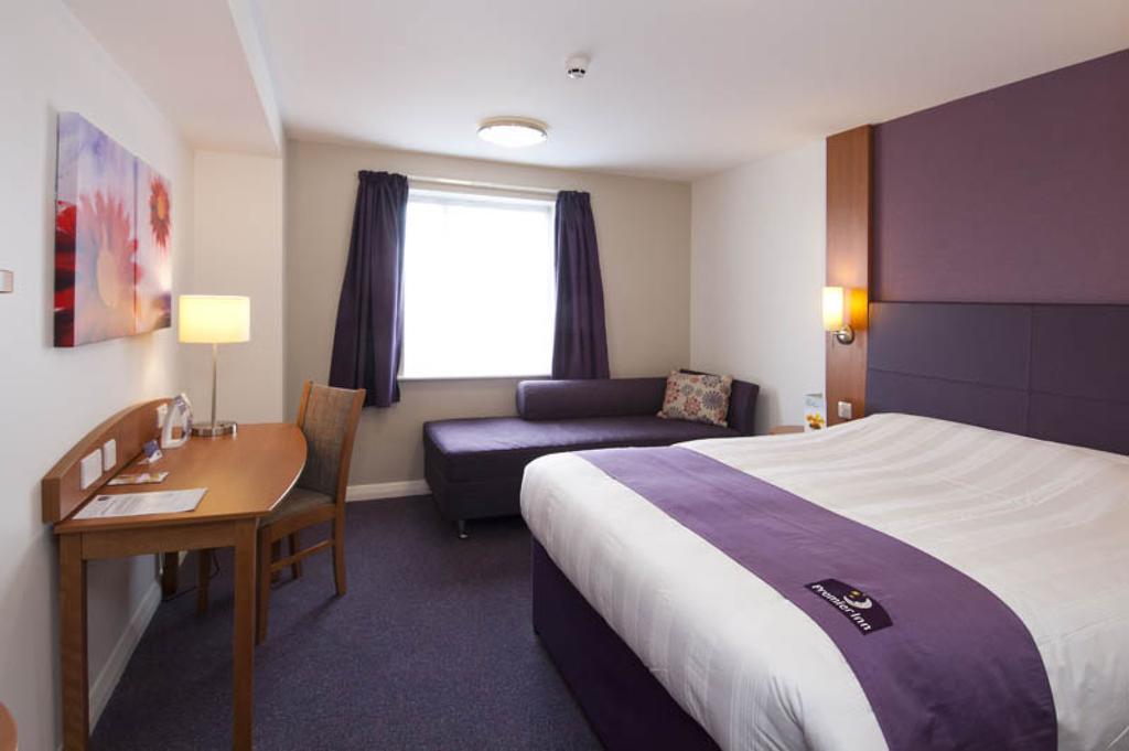 Premier Inn Sittingbourne Kent 部屋 写真