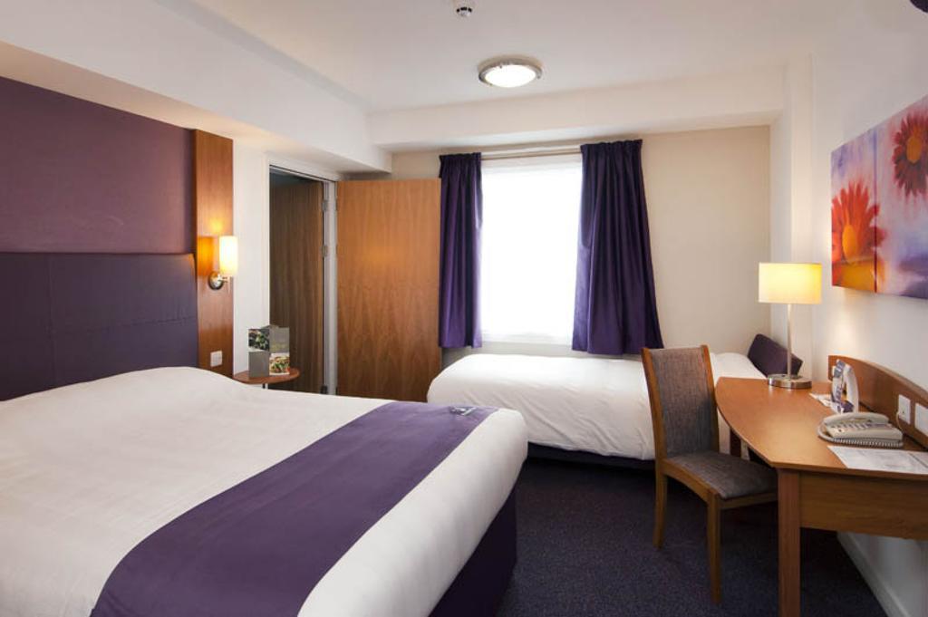 Premier Inn Sittingbourne Kent 部屋 写真