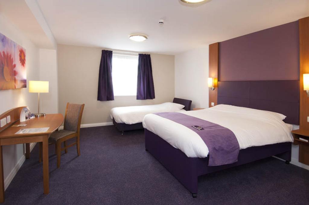 Premier Inn Sittingbourne Kent 部屋 写真