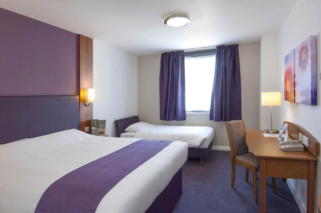 Premier Inn Sittingbourne Kent 部屋 写真
