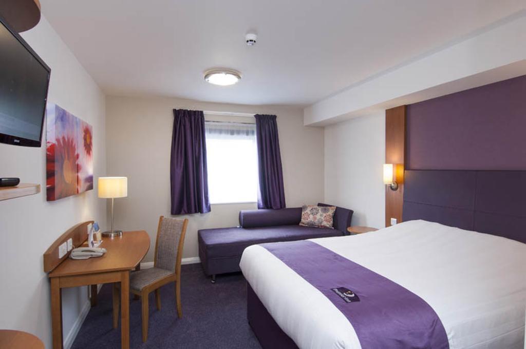 Premier Inn Sittingbourne Kent 部屋 写真