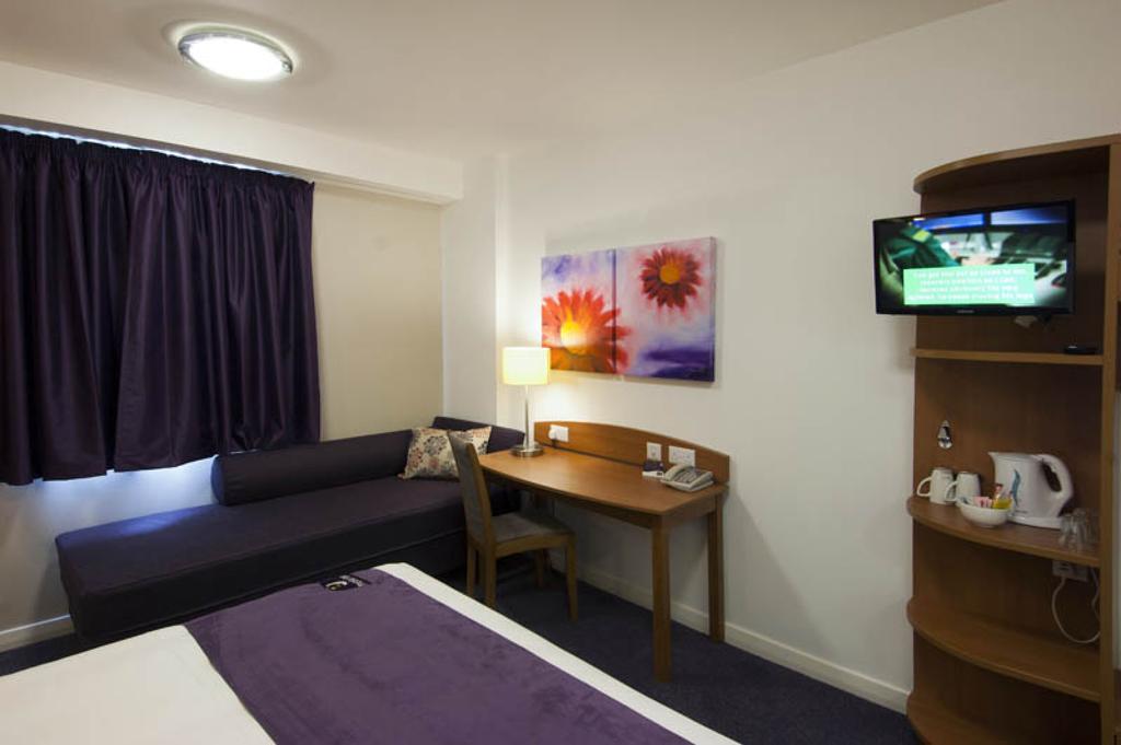 Premier Inn Sittingbourne Kent 部屋 写真