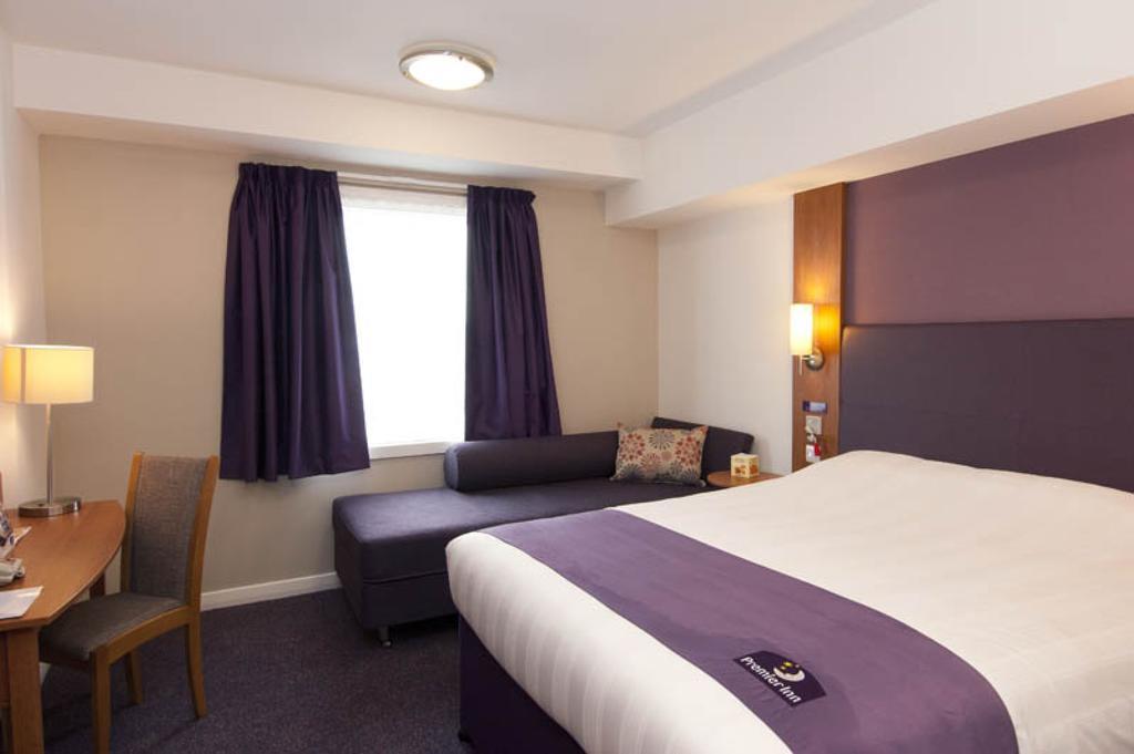 Premier Inn Sittingbourne Kent エクステリア 写真