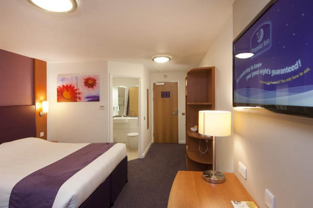 Premier Inn Sittingbourne Kent エクステリア 写真