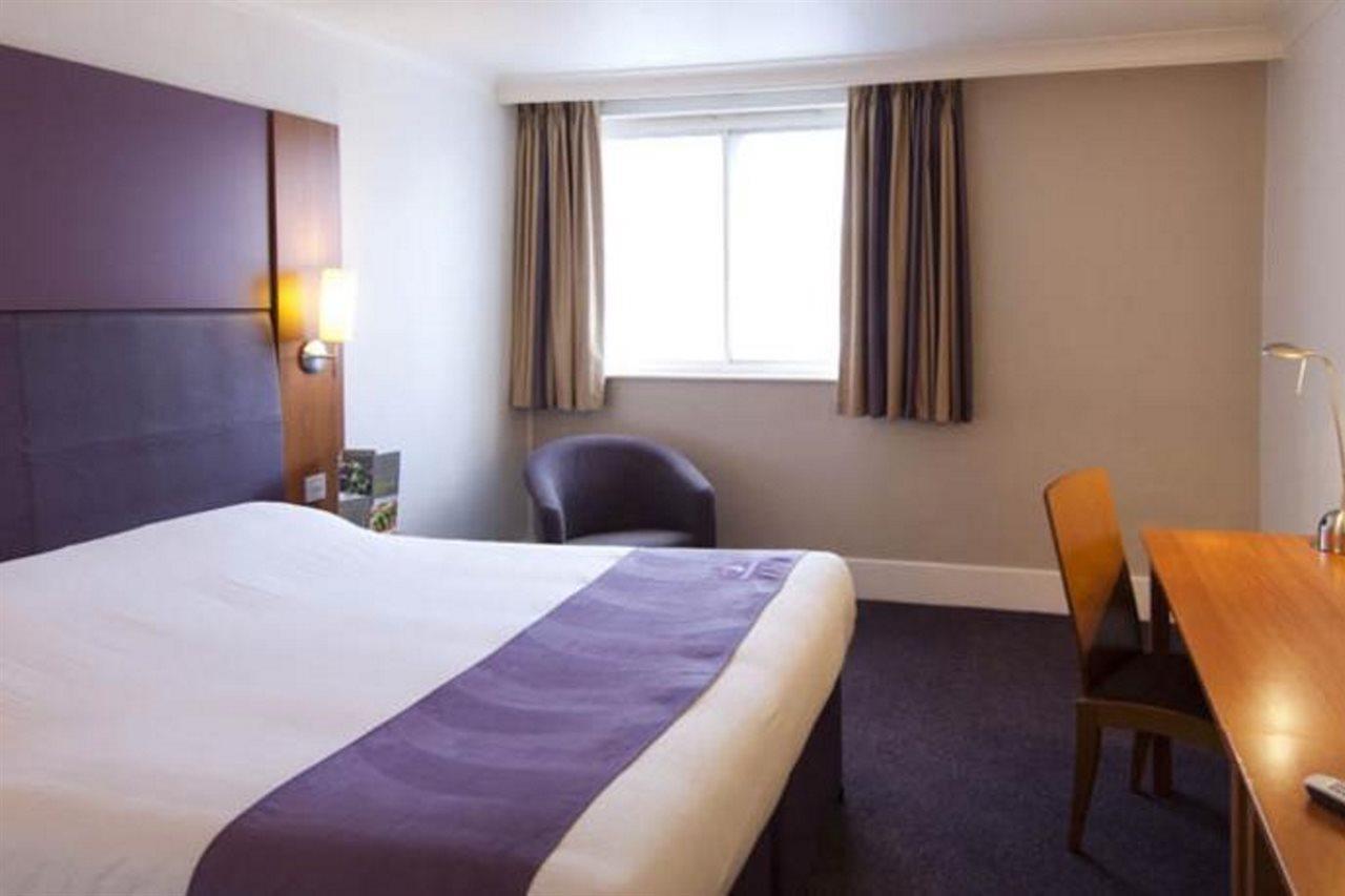 Premier Inn Sittingbourne Kent エクステリア 写真
