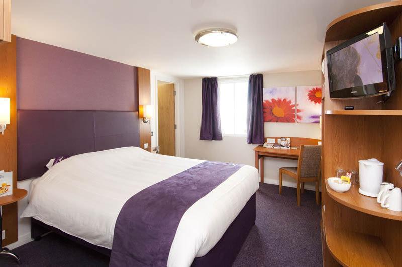 Premier Inn Sittingbourne Kent エクステリア 写真
