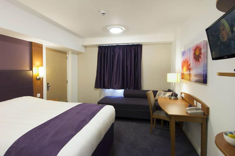 Premier Inn Sittingbourne Kent エクステリア 写真